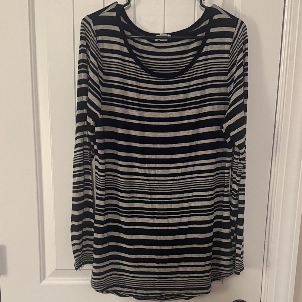 Large Old Navy Black and Gray Striped Long Sleeve Top